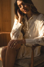 VESTIDO BEGE CURTO EM RENDA FERRACHE - Image 3
