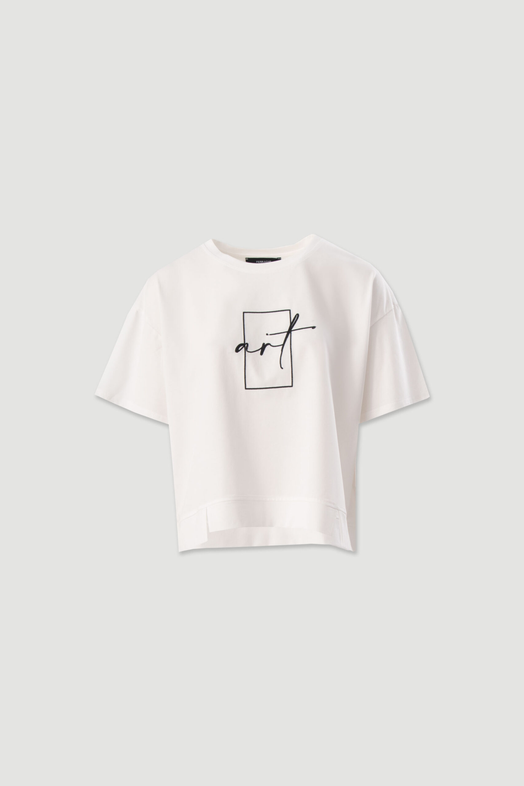 1780062841_6670930024570e16516b2f687b3912d9 T-SHIRT BRANCA COM BORDADO FERRACHE - Image 1
