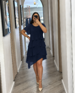 VESTIDO CURTO MARINHO COM FOLHOS PONTO CHIC