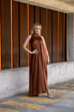 VESTIDO CASTANHO HALTER ACETINADO SAHOCO