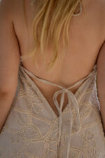 VESTIDO COMPRIDO BORDADO BEGE RINASCIMENTO - Image 5