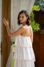 VESTIDO BEGE DE ALÇAS COM FOLHOS PONTO CHIC - Image 4