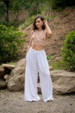 TOP DE MALHA LARANJA COM DECOTE EM V E RISCAS BRANCAS PONTO CHIC - Image 3