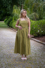 VESTIDO VERDE COM BOLAS PRETAS PONTO CHIC
