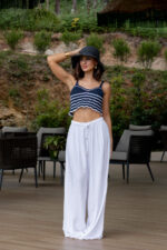 TOP DE MALHA AZUL MARINHO COM RISCAS BRANCAS PONTO CHIC - Image 2