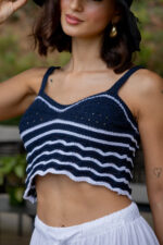 TOP DE MALHA AZUL MARINHO COM RISCAS BRANCAS PONTO CHIC - Image 3