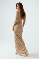 VESTIDO CAMEL COM DRAPEADO E NÓ FRONTAL SAHOCO - Image 2