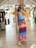 VESTIDO COMPRIDO DEGRADÊ AZUL E CORAL COM DECOTE HALTER PONTO CHIC - Image 6