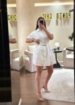 VESTIDO CAMISEIRO BRANCO COM PREGAS E CINTO PONTO CHIC - Image 2