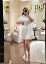 VESTIDO CAMISEIRO BRANCO COM PREGAS E CINTO PONTO CHIC