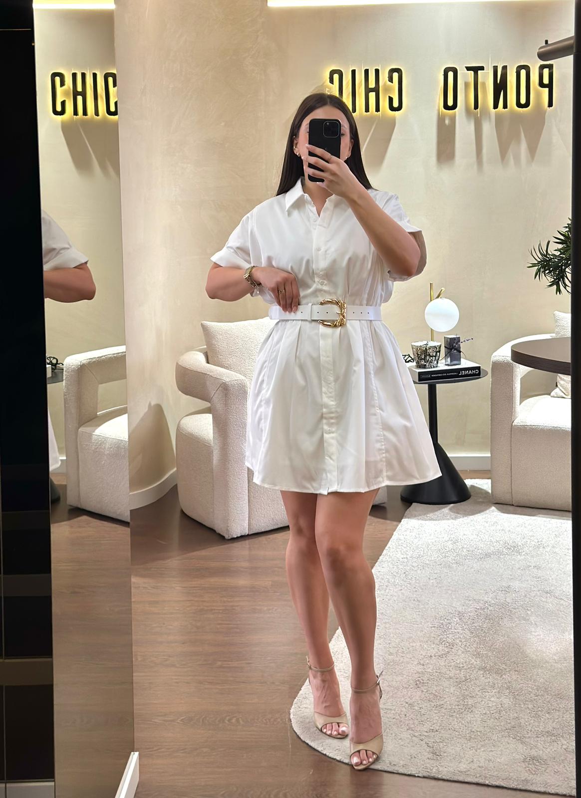 WhatsApp Image 2026-05-17 at 16.46.41 (5) VESTIDO CAMISEIRO BRANCO COM PREGAS E CINTO PONTO CHIC - Image 1