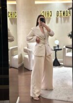 CONJUNTO BEGE COM BLAZER CINTADO E CALÇA FLUIDA PONTO CHIC