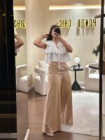CALÇA CAMEL COM DRAPEADO E PORMENOR DOURADO SAHOCO - Image 2