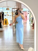 VESTIDO AZUL ASSIMÉTRICO EM BORDADO INGLÊS PONTO CHIC - Image 4