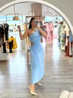 VESTIDO AZUL ASSIMÉTRICO EM BORDADO INGLÊS PONTO CHIC