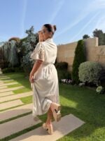 VESTIDO CRU COM BORDADOS E CINTO PONTO CHIC - Image 4