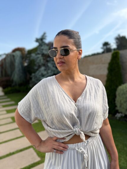 BLUSA BEGE ÀS RISCAS PONTO CHIC