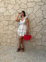 VESTIDO BEGE COM FOLHOS PONTO CHIC