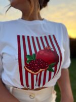T-SHIRT BRANCA COM ESTAMPADO ROMÃ DIXIE - Image 2