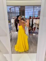 VESTIDO COMPRIDO AMARELO PLISSADO COM FOLHO FRONTAL PONTO CHIC - Image 3