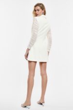 VESTIDO BLAZER BRANCO COM MANGAS EM TULE DRAPEADAS IMPERIAL - Image 4