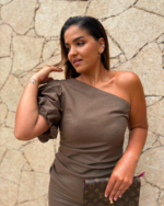 VESTIDO ASSIMÉTRICO COM MANGA ABALONADA CASTANHO PONTO CHIC - Image 2