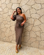 VESTIDO ASSIMÉTRICO COM MANGA ABALONADA CASTANHO PONTO CHIC