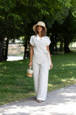 BLUSA BEGE TRESPASSE COM LAÇO RINASCIMENTO - Image 4