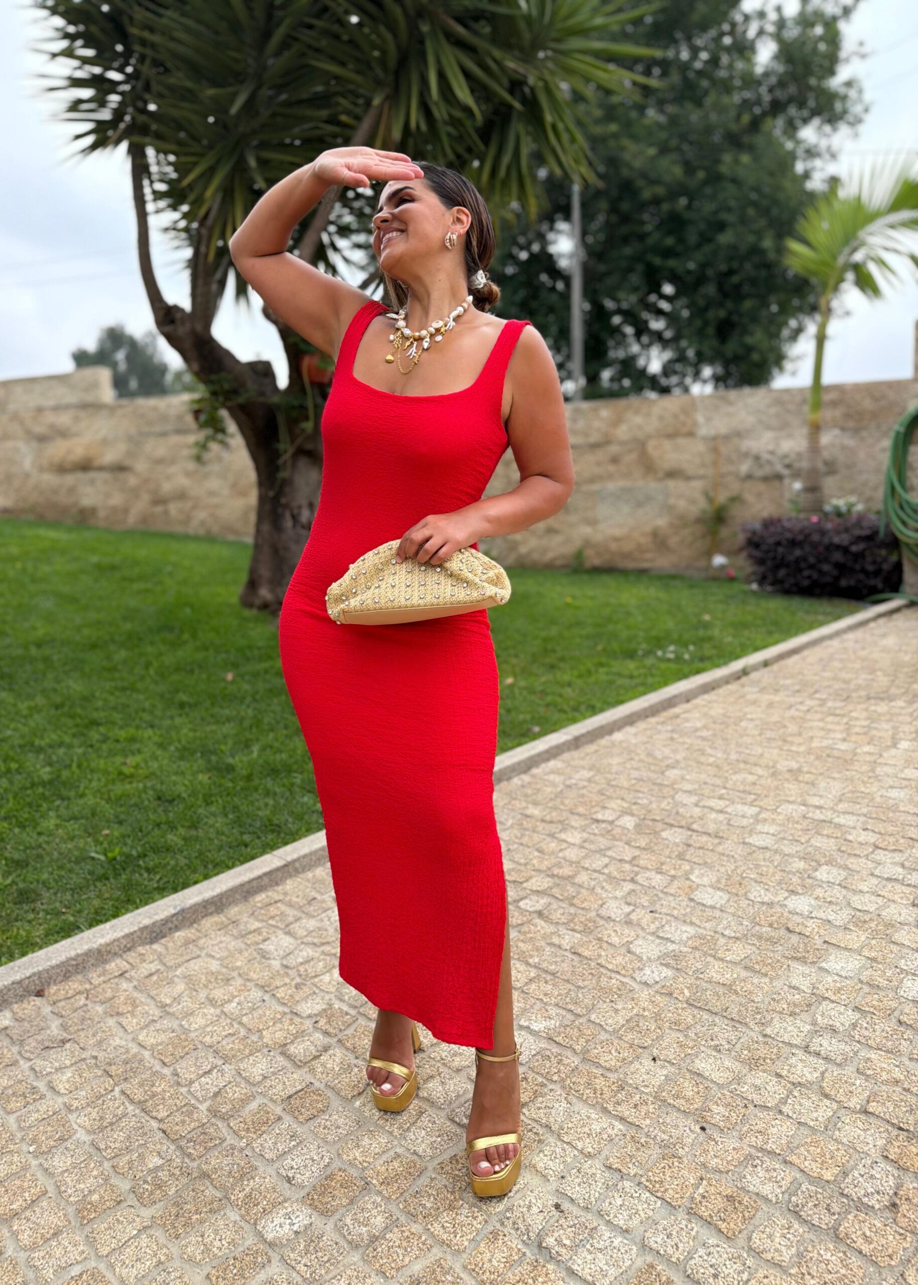 WhatsApp Image 2026-06-15 at 14.09.49 VESTIDO MIDI TEXTURADO VERMELHO PONTO CHIC - Image 1