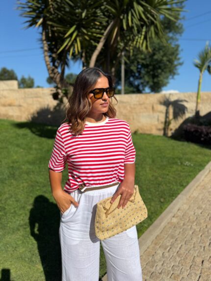 T-SHIRT ÀS RISCAS VERMELHA E BRANCA PONTO CHIC