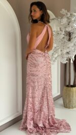 VESTIDO ROSA SECO COM APLICAÇÃO DE BRILHOS E RECORTE COSTAS PONTO CHIC - Image 5