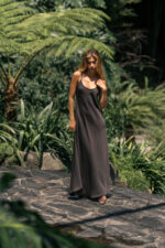 VESTIDO CASTANHO COMPRIDO FLUIDO DE ALÇAS FERRACHE
