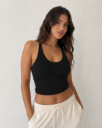 TOP BÁSICO DE ALÇAS COM COPAS PRETO PONTO CHIC