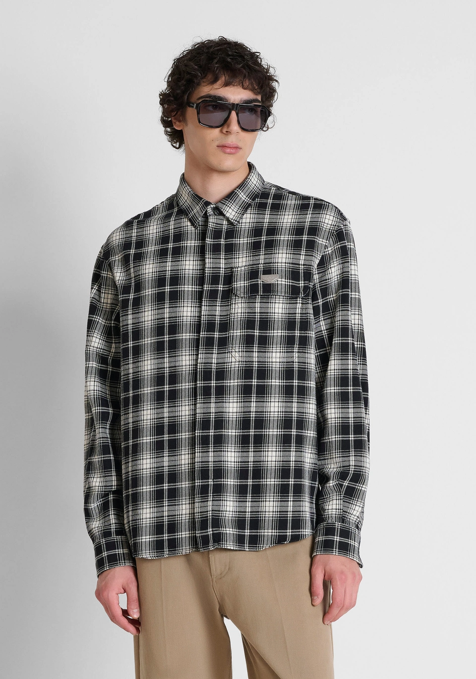 MMSL00805-FA410147-1021_02 CAMISA XADREZ PRETO E BRANCO ANTONY MORATO - Image 1