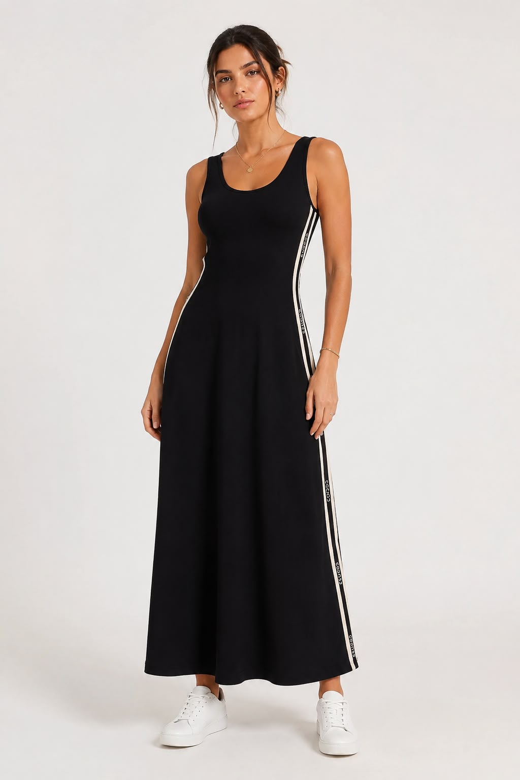 WhatsApp Image 2026-07-11 at 18.56.28 VESTIDO PRETO COM FAIXAS LATERAIS SAHOCO - Image 1