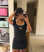 VESTIDO CANELADO PRETO LOGO BORDADO LANÇA PERFUME