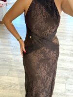 VESTIDO COMPRIDO EM RENDA CASTANHO RINASCIMENTO - Image 3