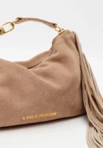 MALA CLUTCH BEGE AREIA EM CAMURÇA COM FRANJAS LANÇA PERFUME - Image 2