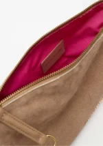 MALA CLUTCH BEGE AREIA EM CAMURÇA COM FRANJAS LANÇA PERFUME - Image 4