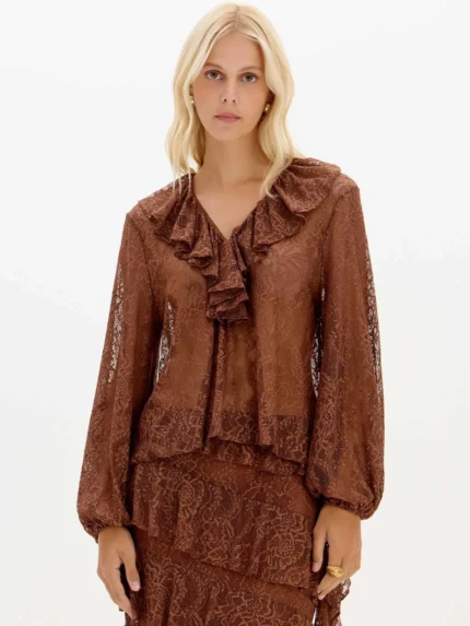 BLUSA CASTANHA EM RENDA COM FOLHO NA FRENTE LANÇA PERFUME