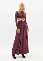 VESTIDO AMEIXA COM RECORTES E APLICAÇÃO METÁLICA LANÇA PERFUME