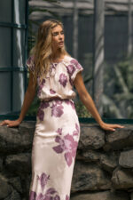 VESTIDO BEGE E ROXO ESTAMPADO COM CINTO FERRACHE