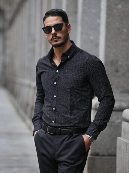 CAMISA PRETA ÀS BOLINHAS DONATO